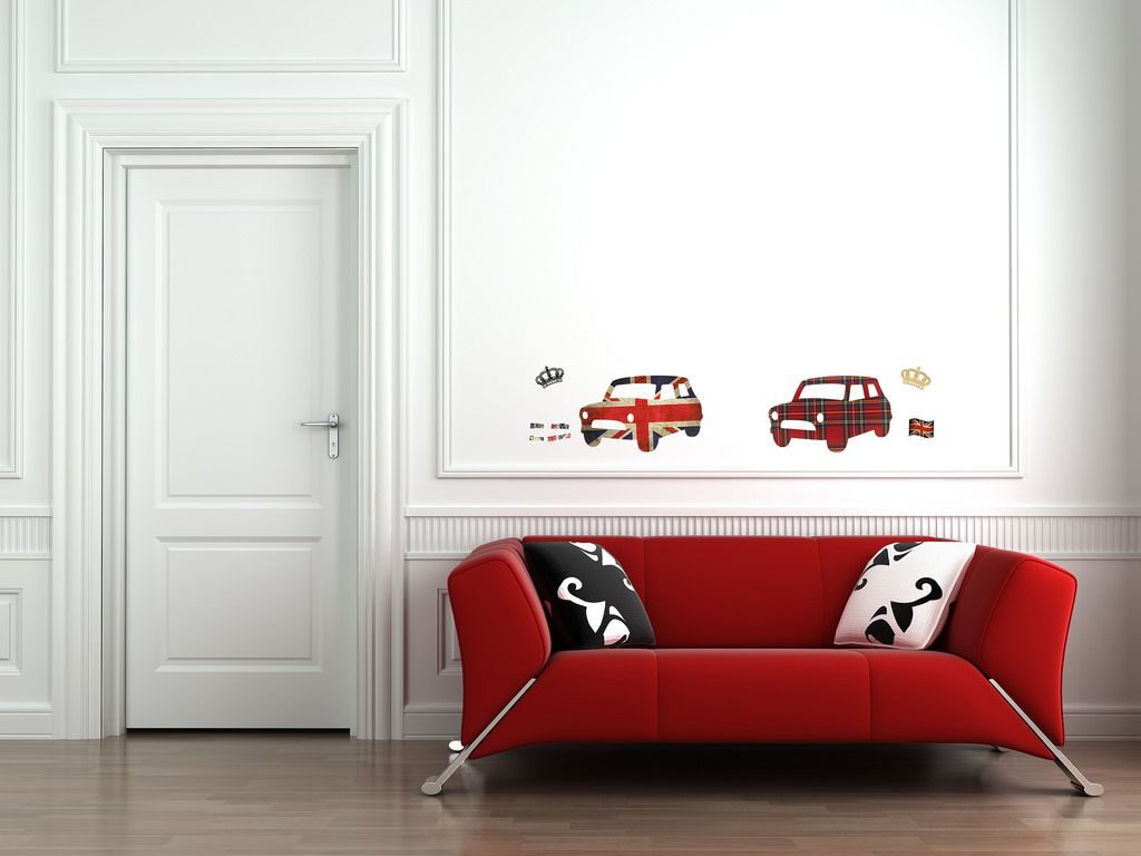 parete bianca divano rosso decorazione stickers muro mini cooper bandiera inglese union jack