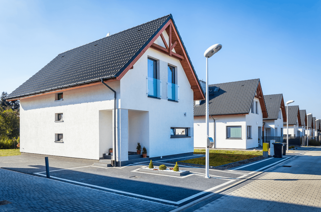 proteggi la tua casa dagli agenti atmosferici con Sikkens!