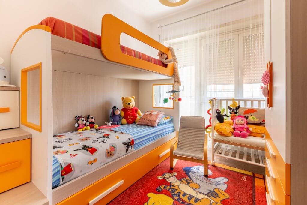 Ristrutturazione appartamento a Roma, camera bimbi cameretta letto a castello Winnie the Pooh