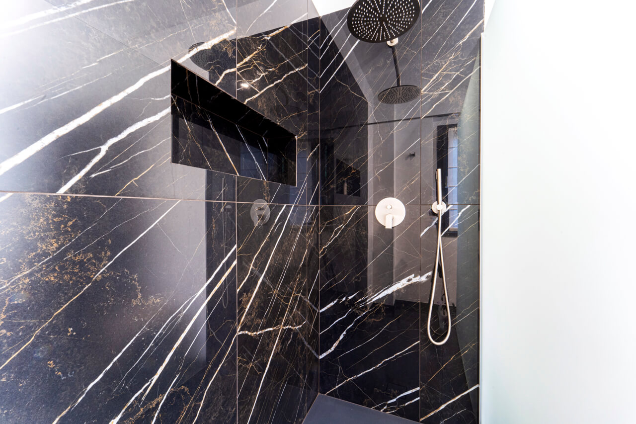 arredamento nero per bagno